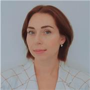 Docente russa impartisce le lezioni di russo da remoto per diversi obiettivi e età